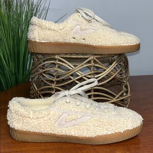 Tretorn Cream Shearling Sneakers Nylite Leather Details Gum Sole CUTE